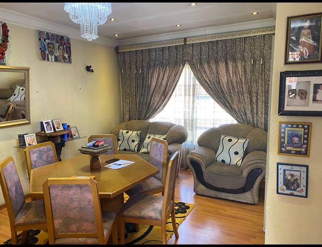 3 BEDROOM FREEHOLD FOR SALE IN DALPARK EXT 11